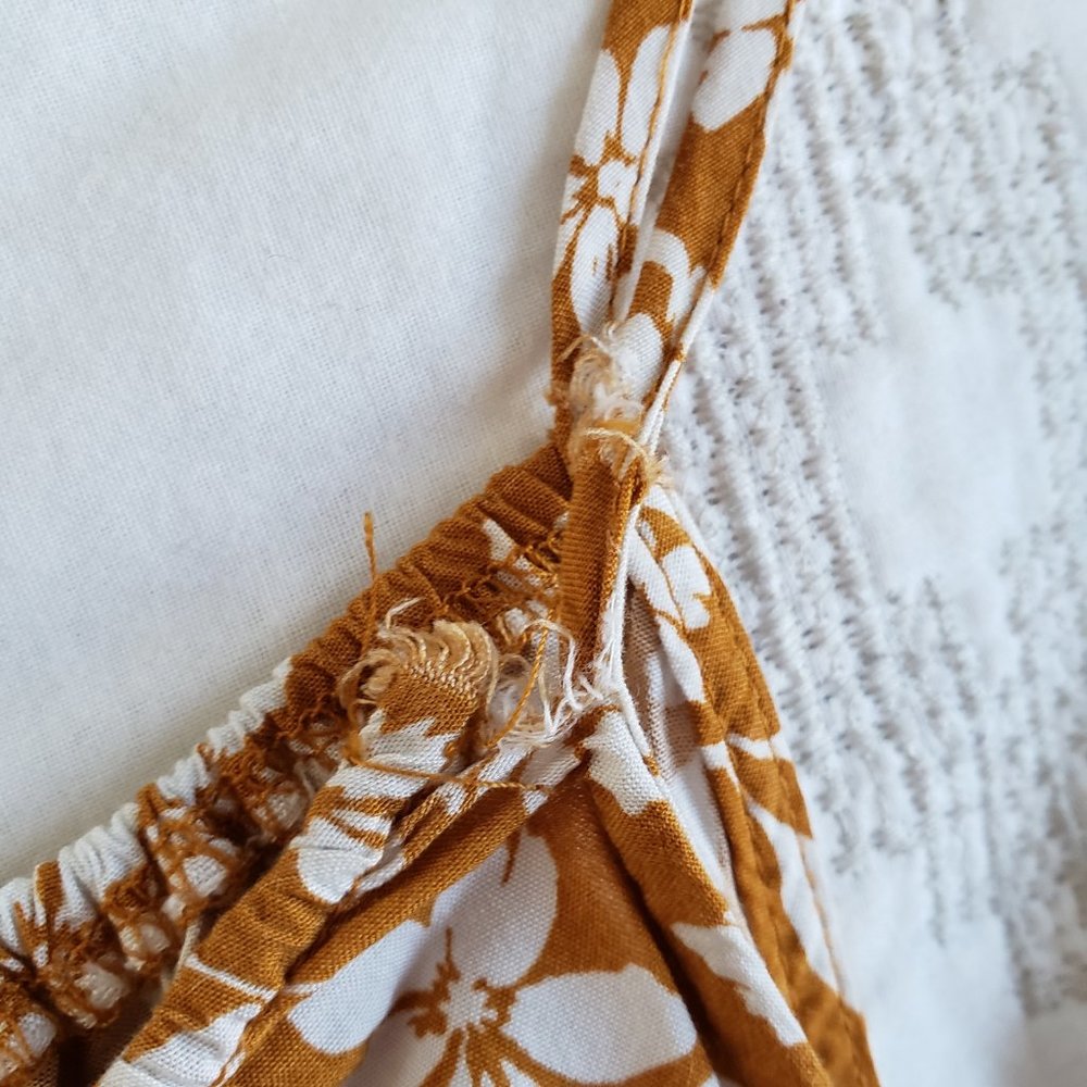 Old Navy Floral Romper Size L - Picture 4 of 6